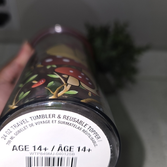 Winnie the Pooh Red Tumbler with Straw - Picture 10 of 10